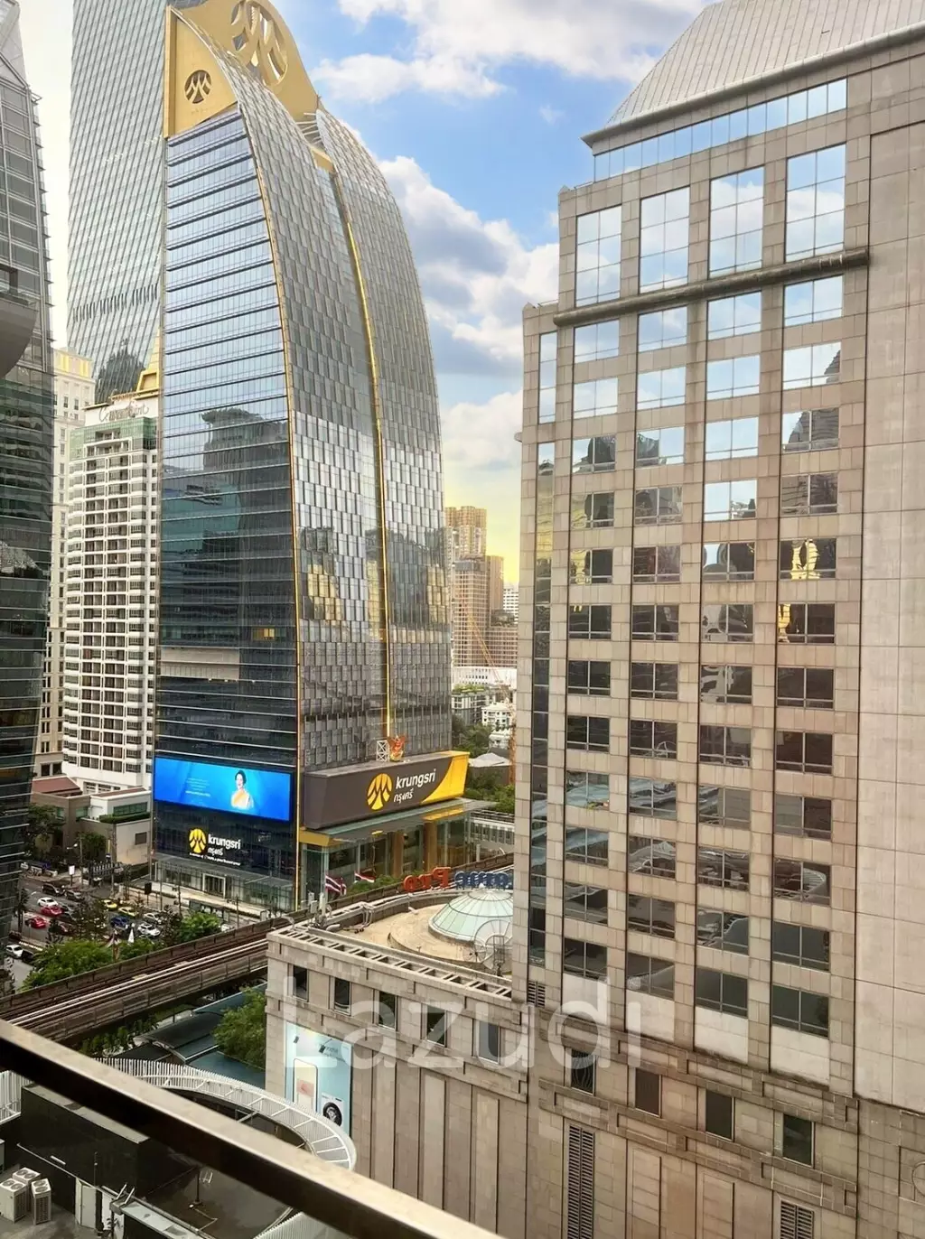 1 Bed 1 Bath 45 SQ.M Noble Ploenchit