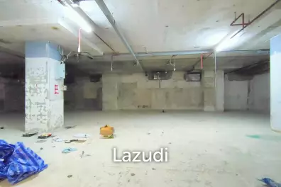Retail space for rent in Silom
