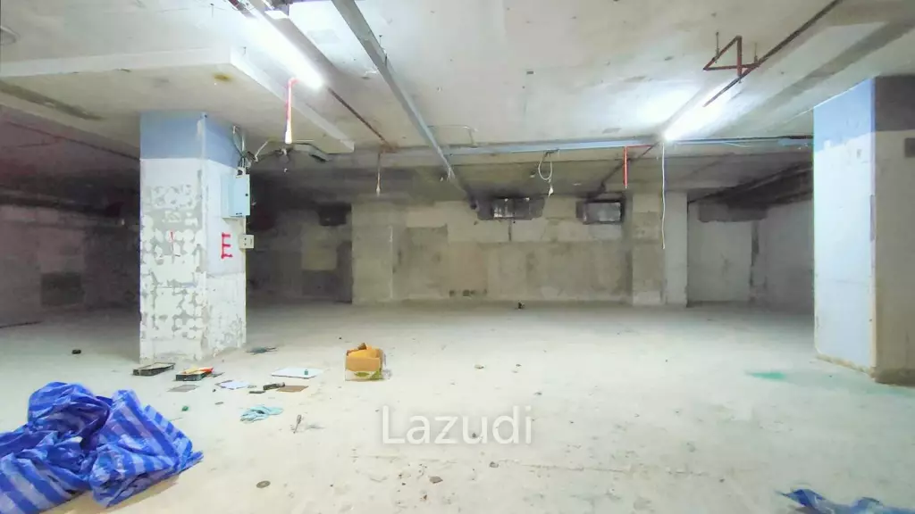 Retail space for rent in Silom