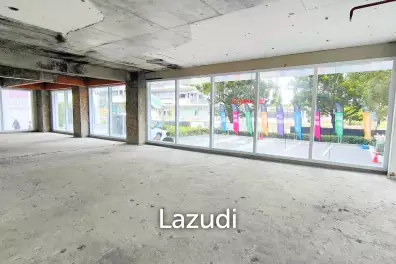 Retail space for rent in Sathorn