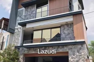 3 Beds 3 Baths 254 SQ.M Commercial Building