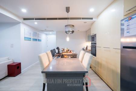 Mykonos : 3 Bed Modern Mediterranean Style Condo
