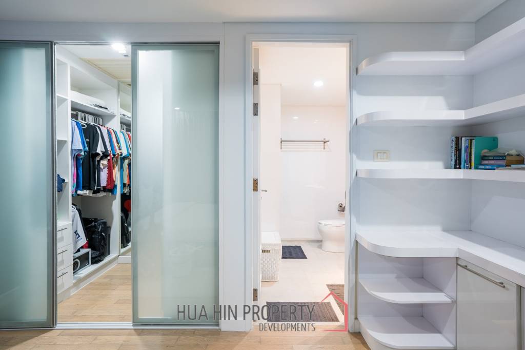 Mykonos : 3 Bed Modern Mediterranean Style Condo