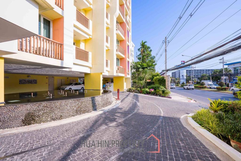 Mykonos : 3 Bed Modern Mediterranean Style Condo
