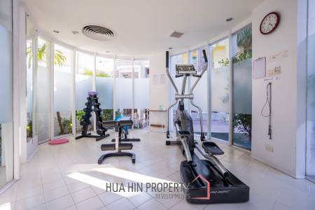 Mykonos : 3 Bed Modern Mediterranean Style Condo