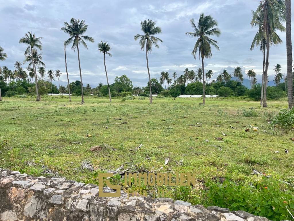 Saeng Arun: Grundstück am Strand / Ideal für ein Hotel oder ein Resort