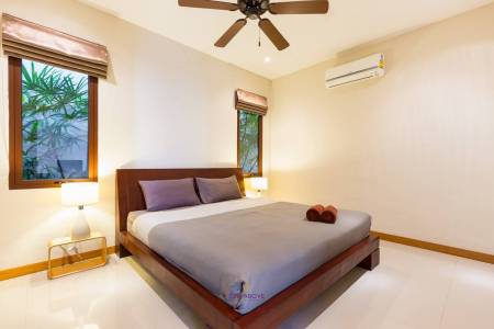 3 Bedrooms Freehold Villa | Naiharn Rawai