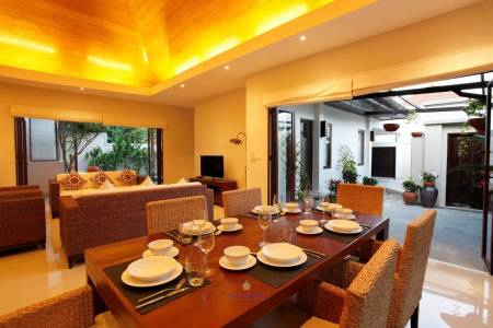 3 Bedrooms Freehold Villa | Naiharn Rawai