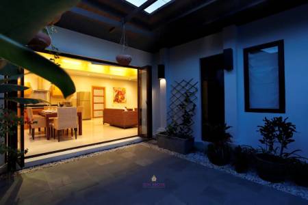 3 Bedrooms Freehold Villa | Naiharn Rawai