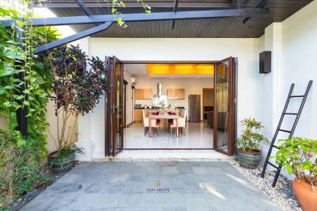 3 Bedrooms Freehold Villa | Naiharn Rawai