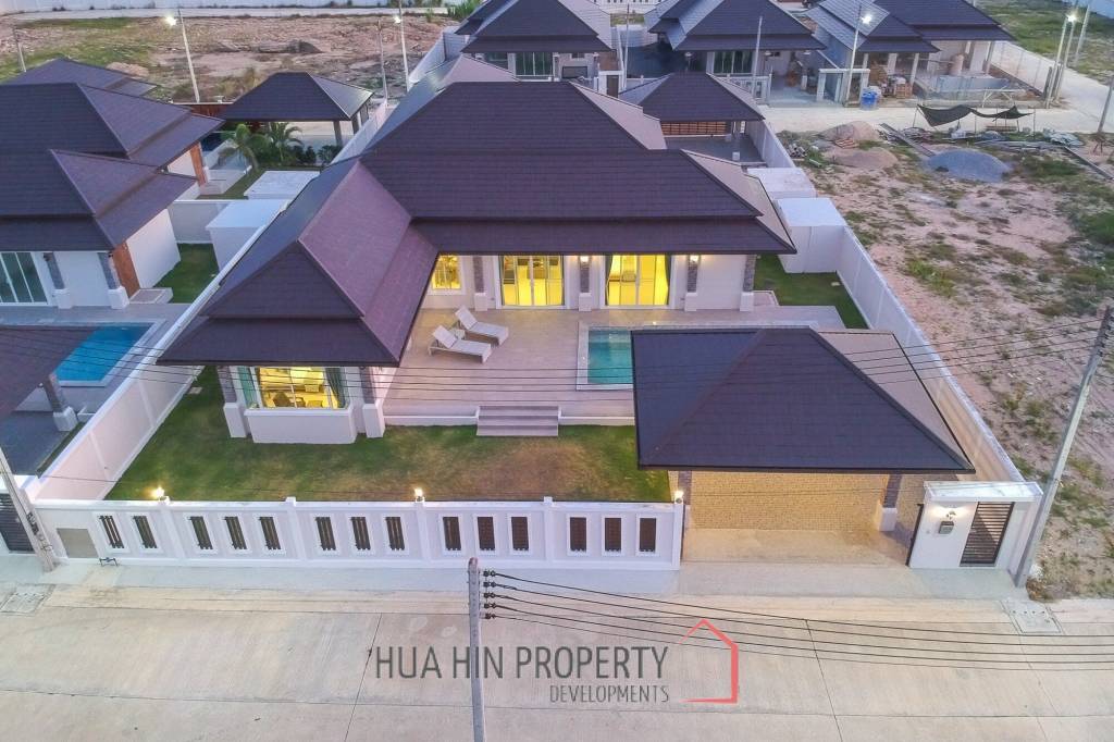 3 Beds 3 Baths 290.30 SQ.M. Hua Hin Grand Hills 2