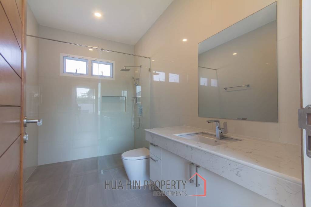 3 Beds 3 Baths 290.30 SQ.M. Hua Hin Grand Hills 2