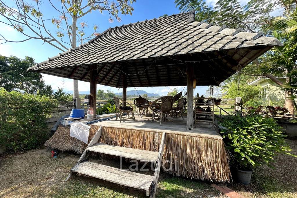 3 Bedrooms House With Swimming pool and Nice View
