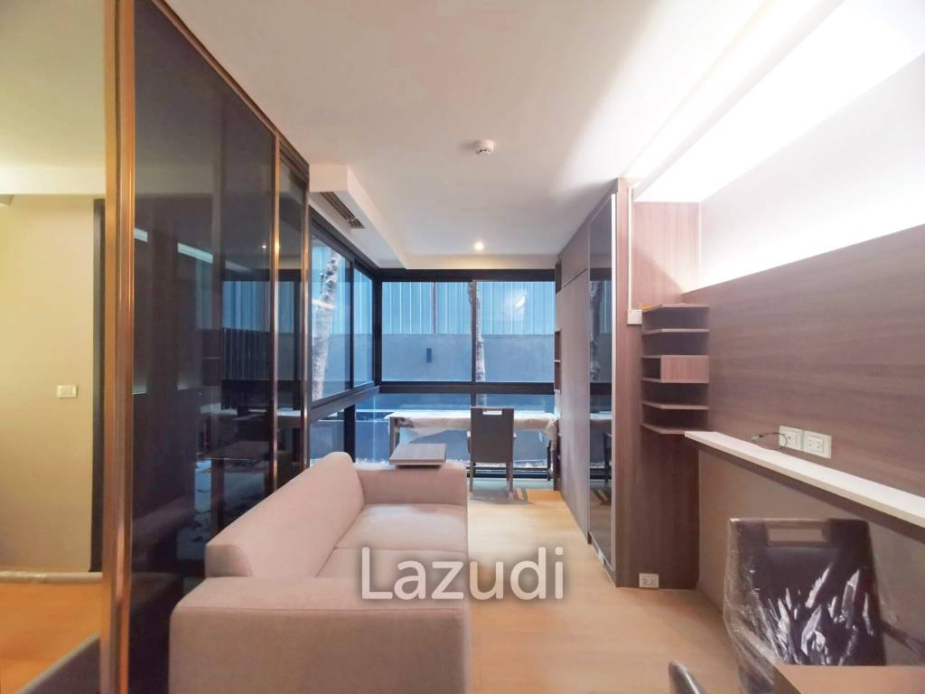 1 Bed 1 Bath 34.72 SQ.M Urbitia Thonglor