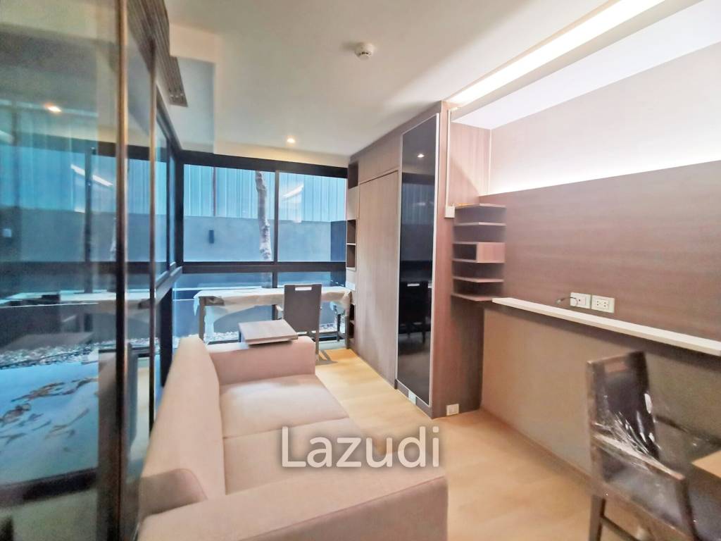 1 Bed 1 Bath 34.72 SQ.M Urbitia Thonglor