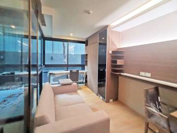 1 Bed 1 Bath 34.72 SQ.M Urbitia Thonglor