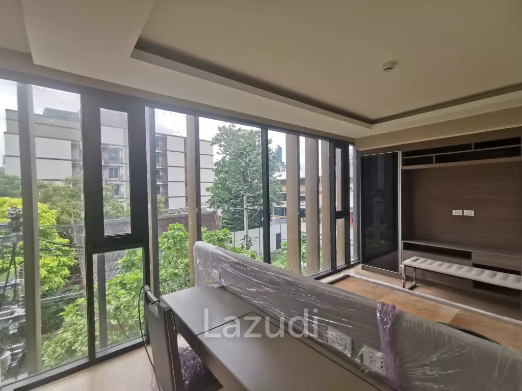 2 Bed 2 Bath 57.59 SQ.M Urbitia Thonglor