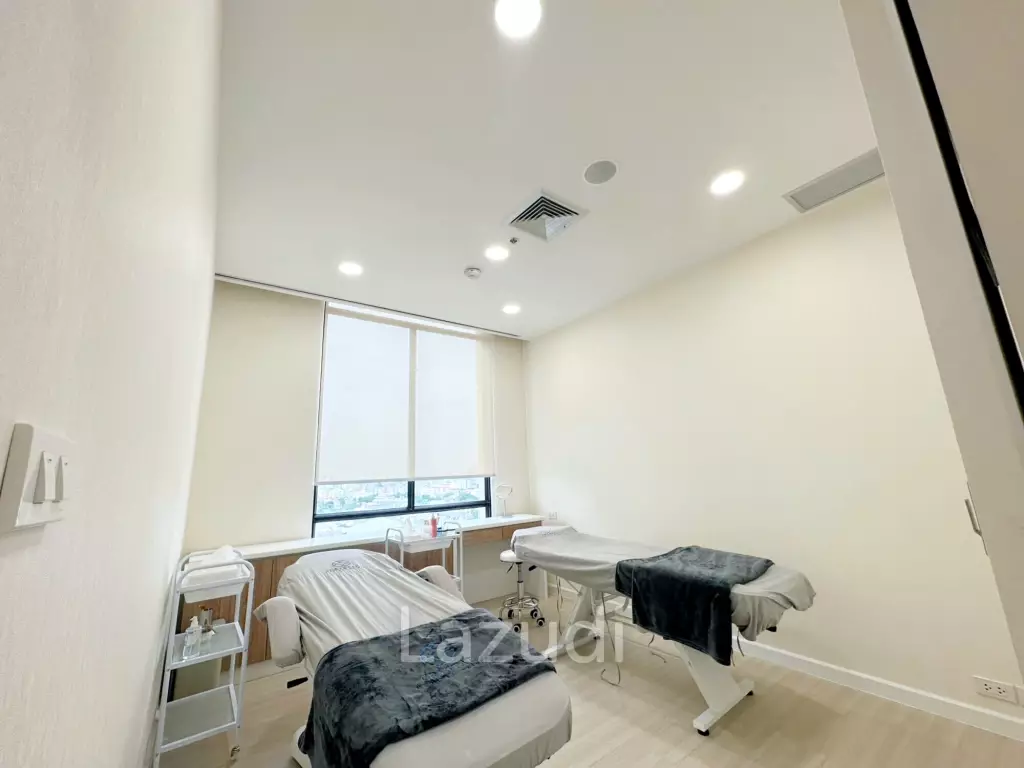 For Take Over Clinic in Prime Central Mall Location with Over 19 Rooms