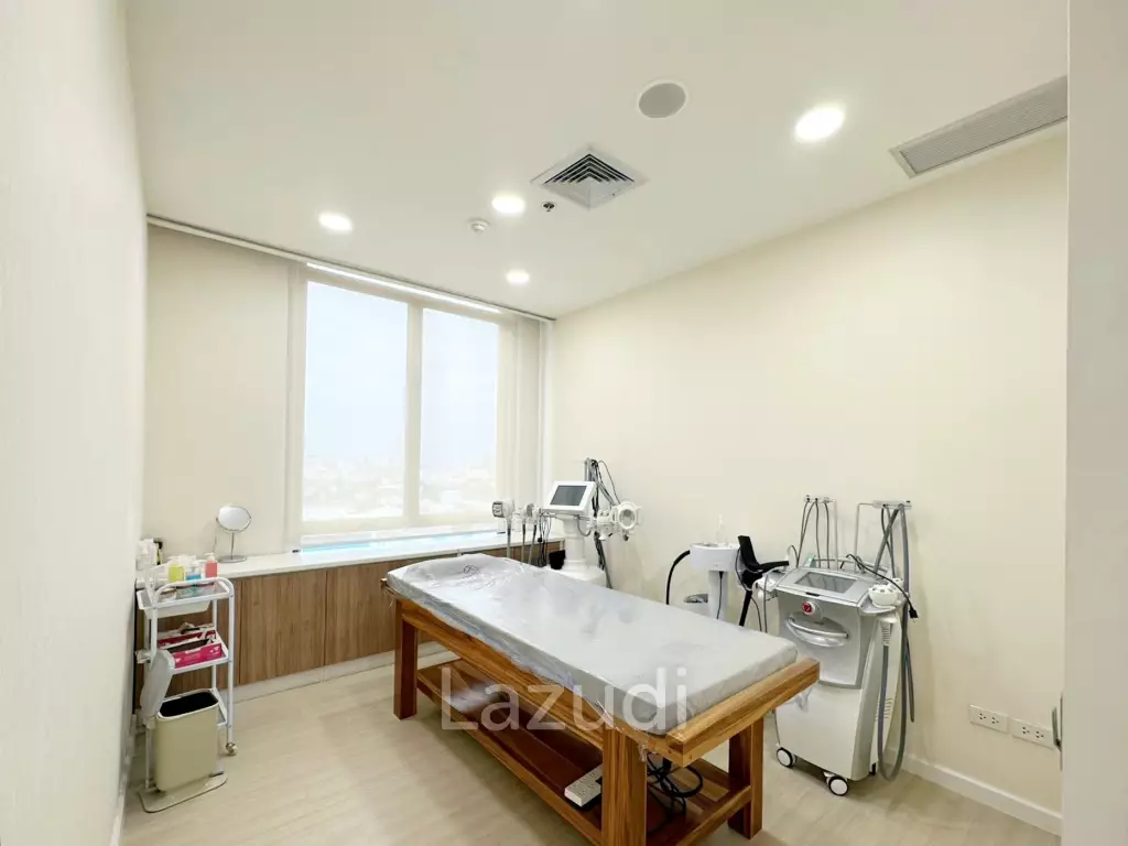 For Take Over Clinic in Prime Central Mall Location with Over 19 Rooms