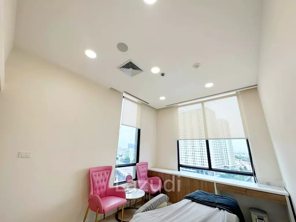 For Take Over Clinic in Prime Central Mall Location with Over 19 Rooms
