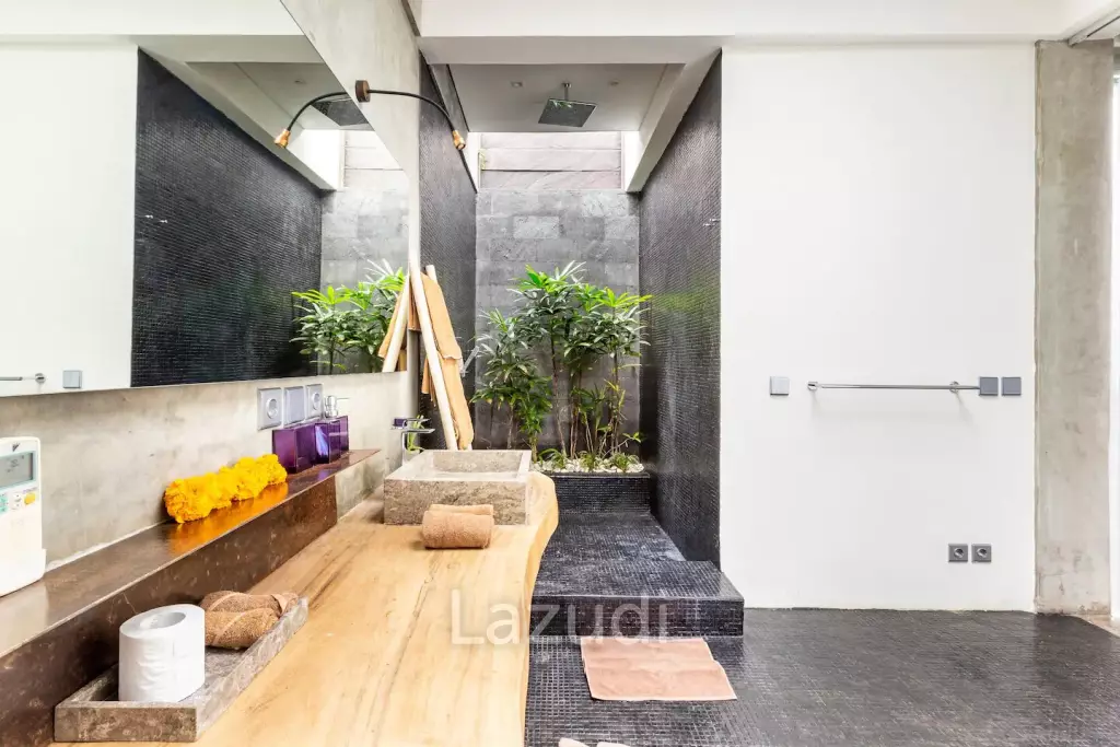 Amazing 3 Bedroom Leasehold Villa in Seminyak