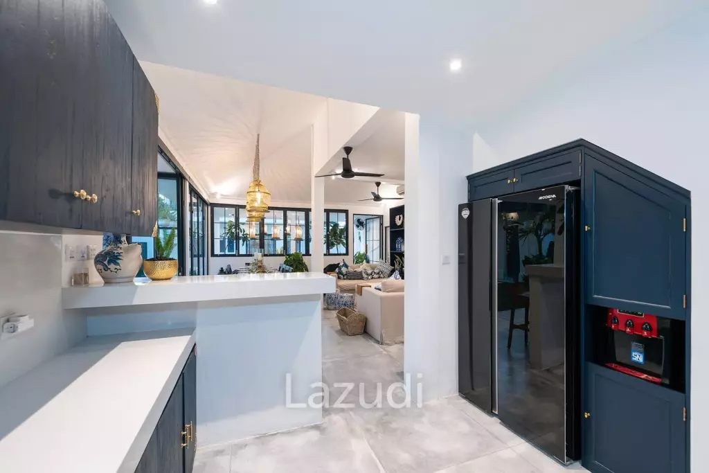 Beachside 5 Bedroom Leasehold Villa in Beautiful Petitenget