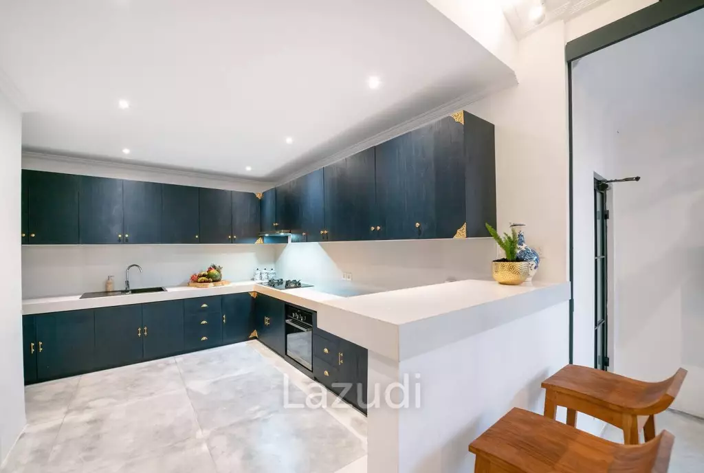 Beachside 5 Bedroom Leasehold Villa in Beautiful Petitenget