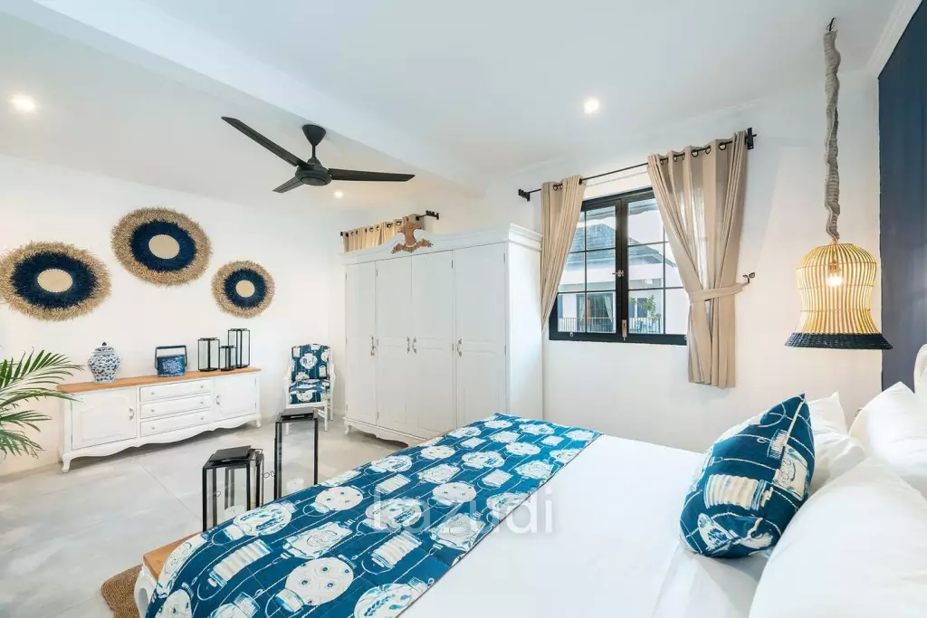 Beachside 5 Bedroom Leasehold Villa in Beautiful Petitenget