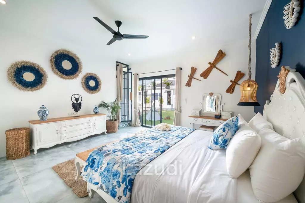 Beachside 5 Bedroom Leasehold Villa in Beautiful Petitenget