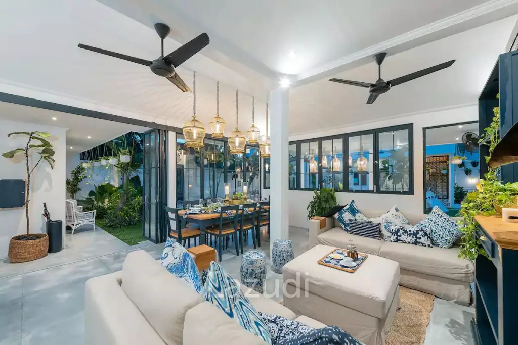 Beachside 5 Bedroom Leasehold Villa in Beautiful Petitenget