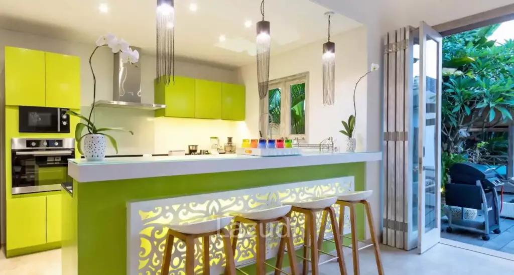 Stunning 4 Bedroom Leasehold Villa in Vibrant Seminyak