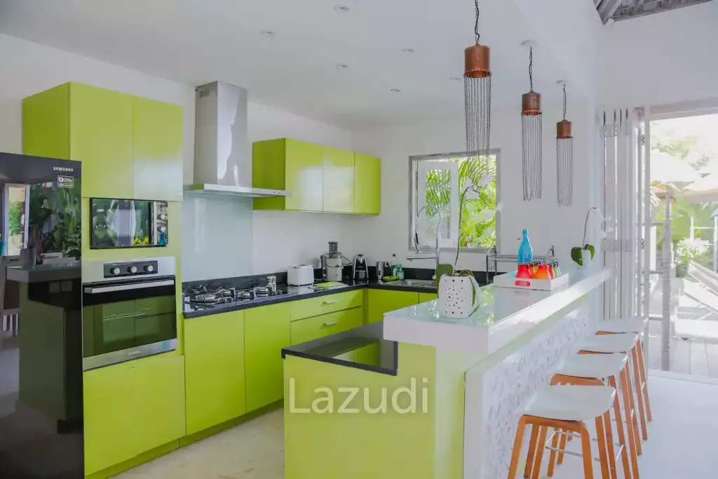 Stunning 4 Bedroom Leasehold Villa in Vibrant Seminyak