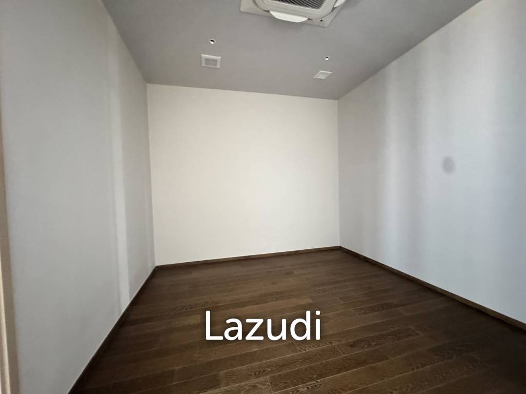 5 Bed 6 Bath 551 SQ.M Siraninn Residences