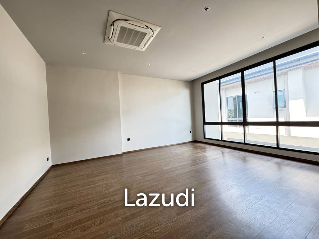 5 Bed 6 Bath 551 SQ.M Siraninn Residences