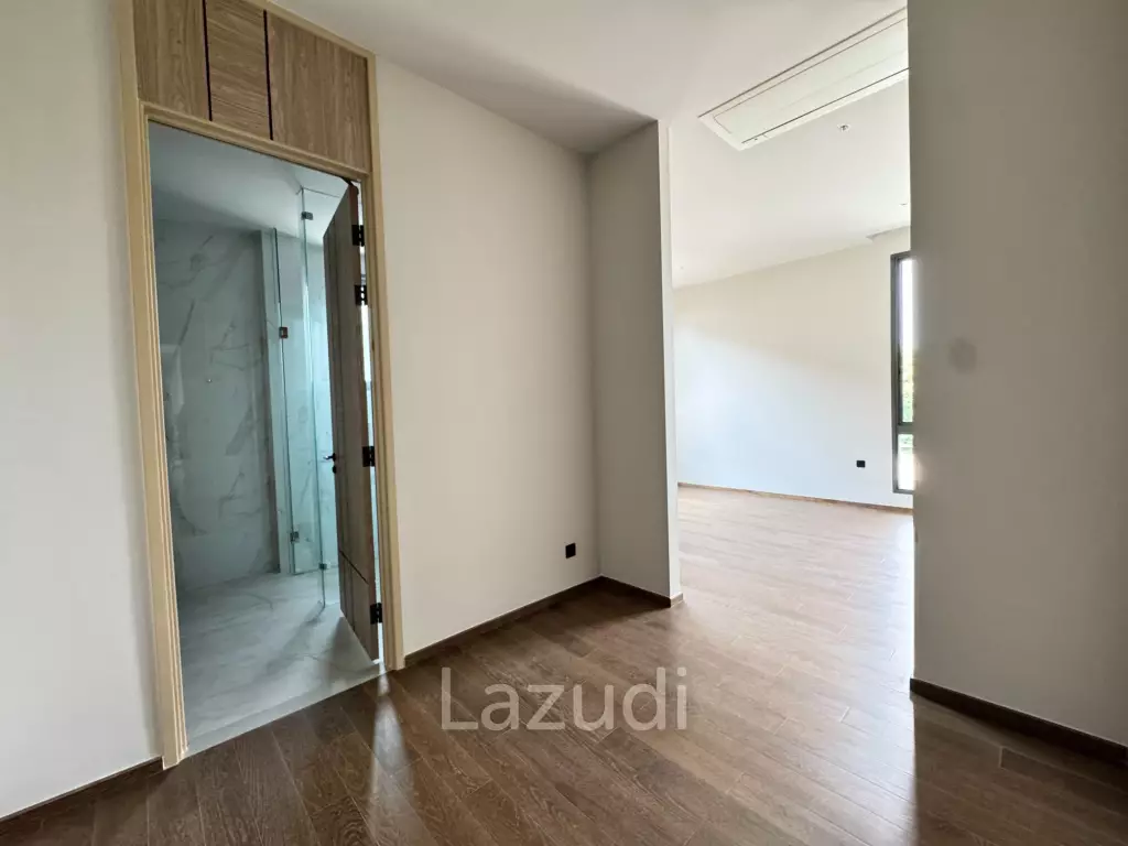 5 Bed 6 Bath 551 SQ.M Siraninn Residences