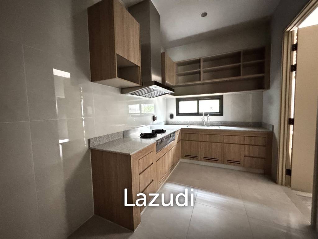 5 Bed 6 Bath 551 SQ.M Siraninn Residences