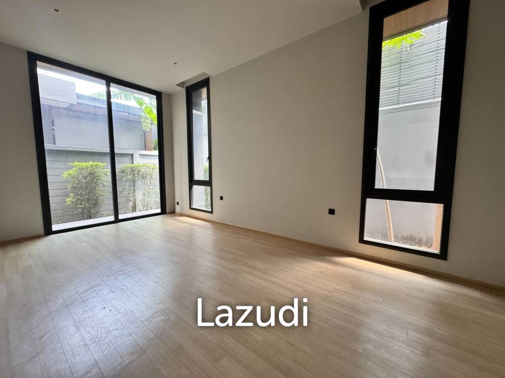 5 Bed 6 Bath 551 SQ.M Siraninn Residences