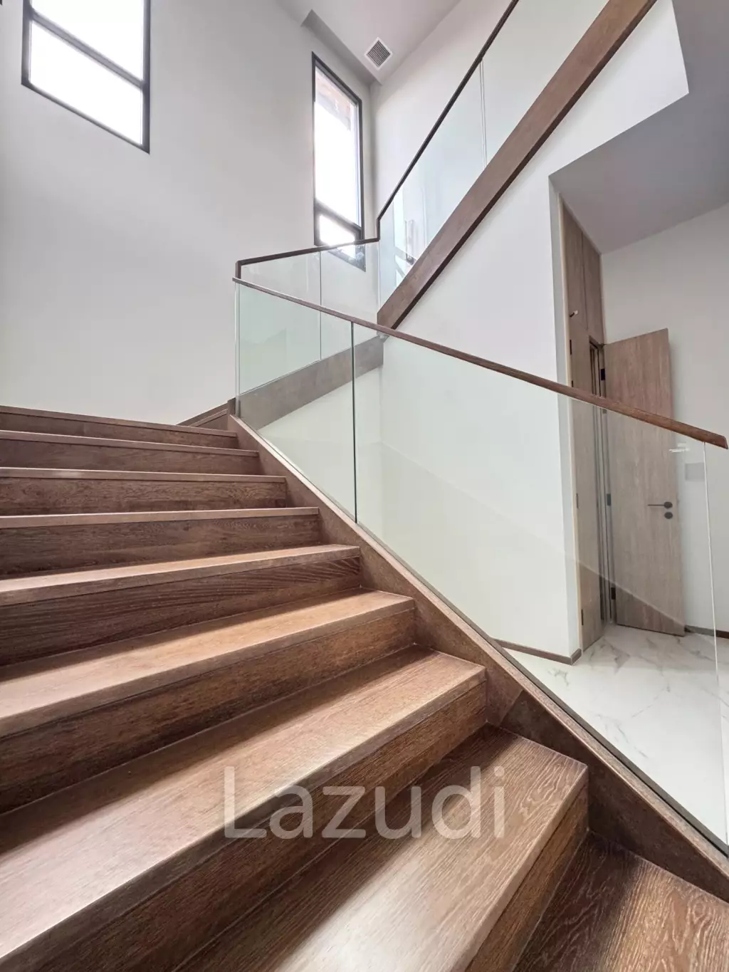 5 Bed 6 Bath 551 SQ.M Siraninn Residences