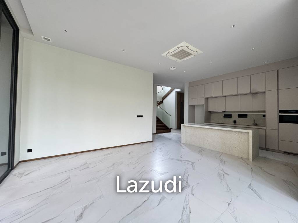 5 Bed 6 Bath 551 SQ.M Siraninn Residences
