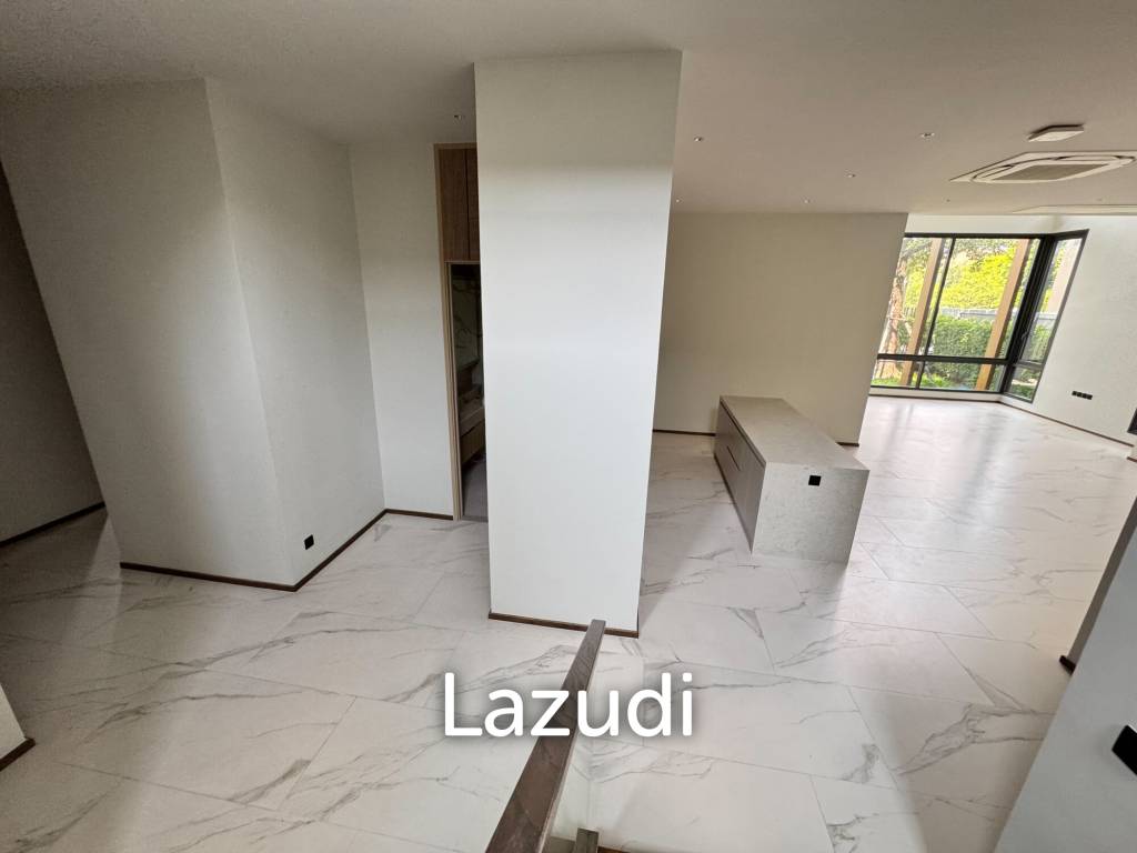 5 Bed 6 Bath 551 SQ.M Siraninn Residences