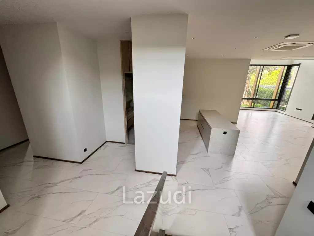 5 Bed 6 Bath 551 SQ.M Siraninn Residences