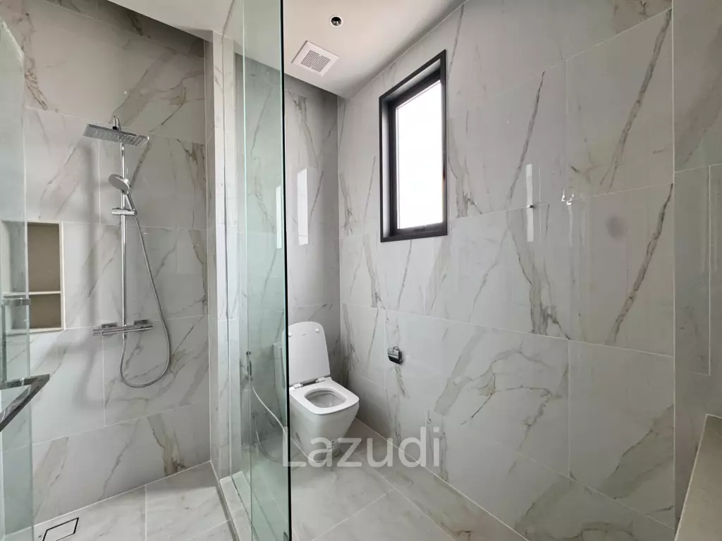5 Bed 6 Bath 551 SQ.M Siraninn Residences