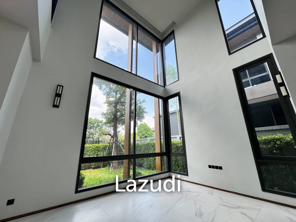5 Bed 6 Bath 551 SQ.M Siraninn Residences