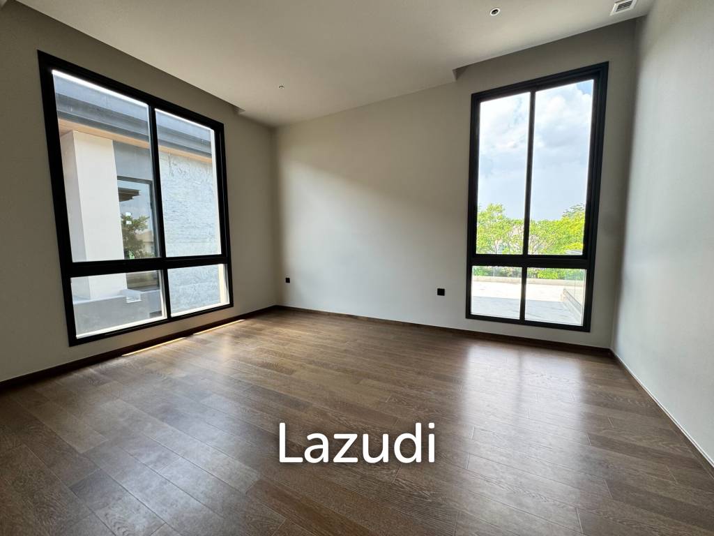 5 Bed 6 Bath 551 SQ.M Siraninn Residences