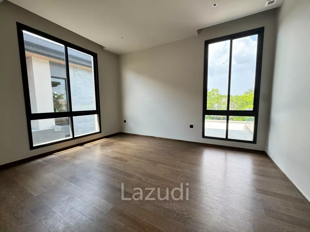 5 Bed 6 Bath 551 SQ.M Siraninn Residences