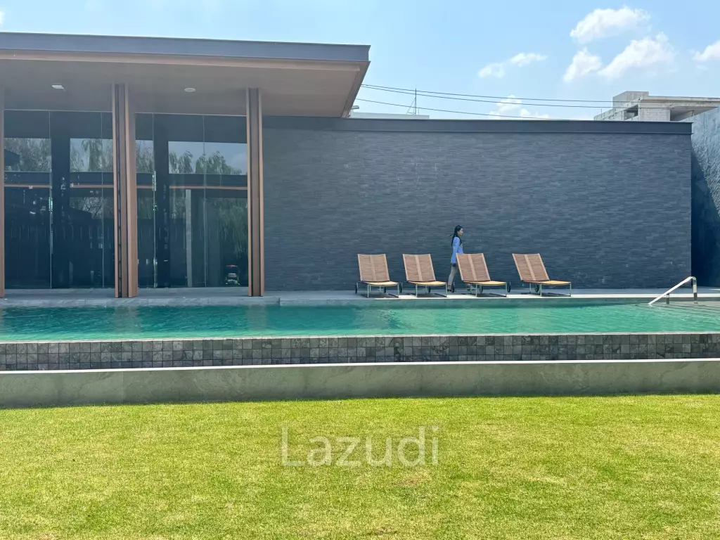 5 Bed 6 Bath 551 SQ.M Siraninn Residences