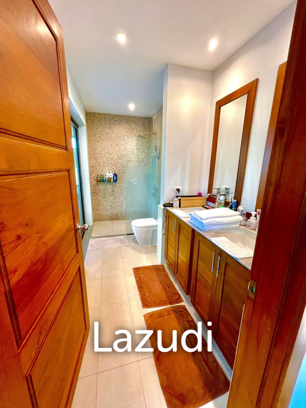 Majestic 4-Bedroom Villa for Rent in Mae Nam