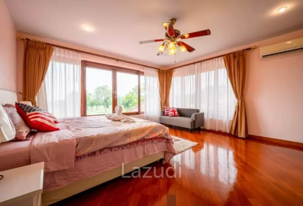 5 Bed 4 Bath 350 SQ.M in Phoenix Gold Golf Club