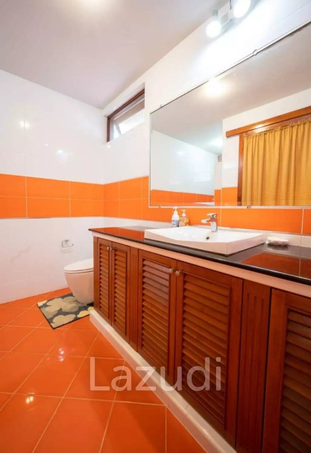 5 Bed 4 Bath 350 SQ.M in Phoenix Gold Golf Club