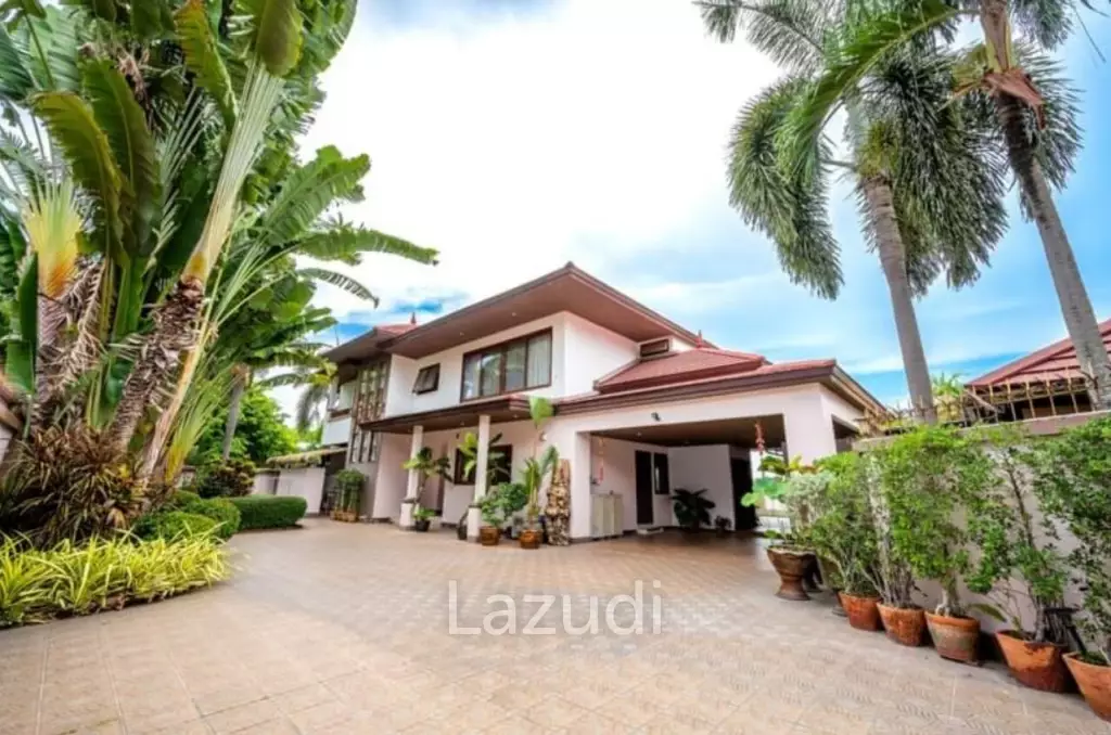 5 Bed 4 Bath 350 SQ.M in Phoenix Gold Golf Club